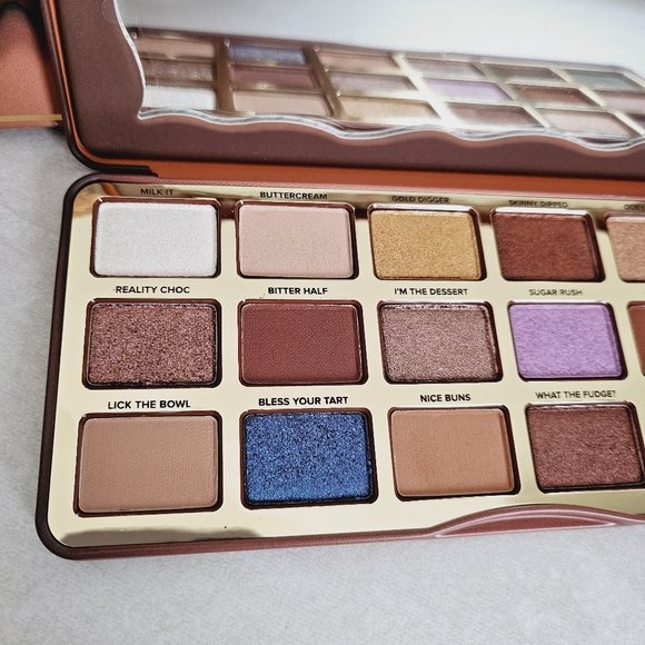 🆕️Too Faced Better Than Chocolate Cocoa-Infused Eye Shadow Palette 18 Shades - Picture 2 of 12